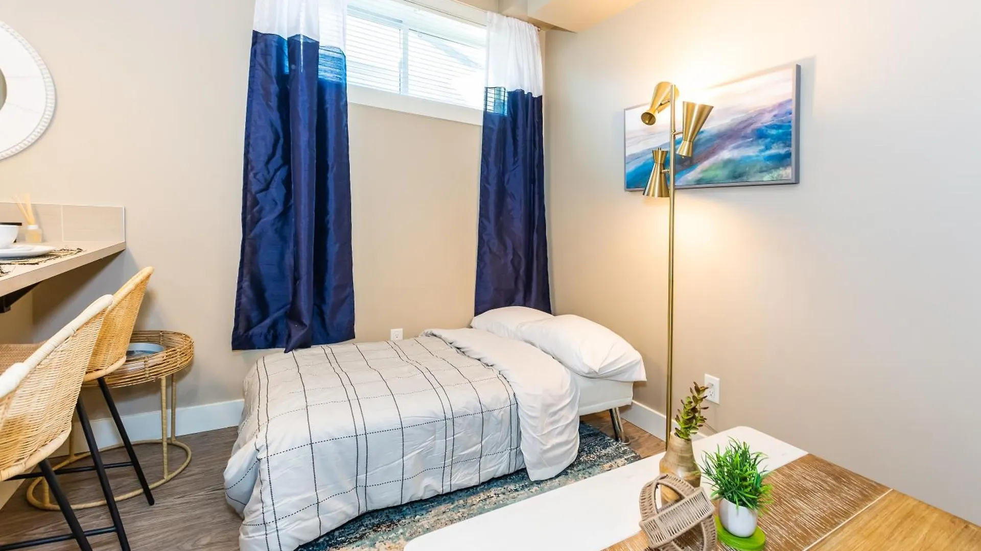 Ferienhaus Queen Bed * Netflix * Wifi * Long Or Short Stays Edmonton