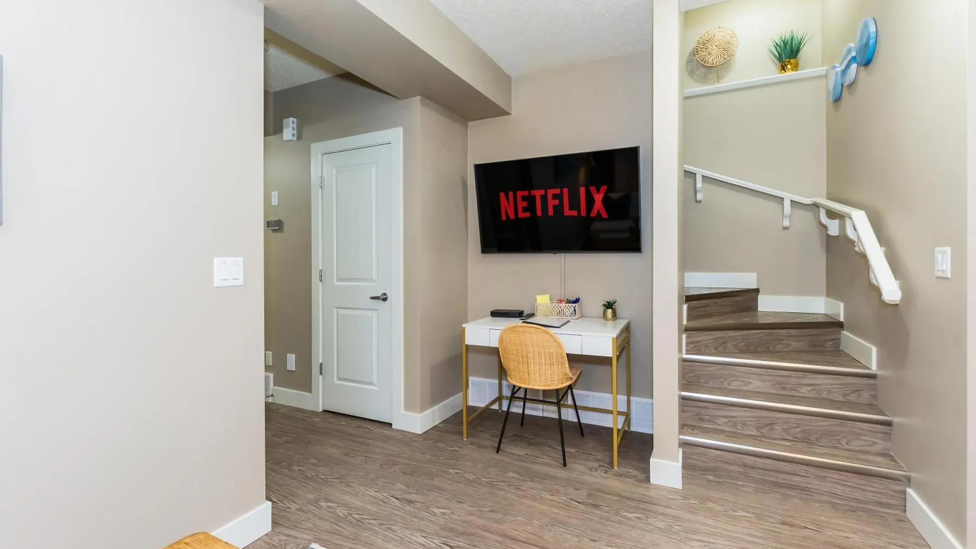 Ferienhaus Queen Bed * Netflix * Wifi * Long Or Short Stays Edmonton Kanada